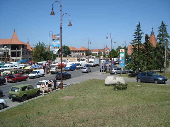 Weekend market in downtown Veresegyház