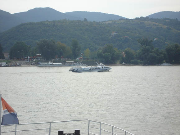 Szárnyas hajó (hydrofoil) on the Danube river